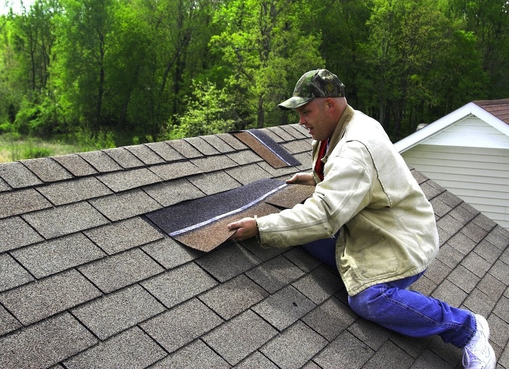 7 Warning Signs Indicating You Need To Contact Rooftop Repair Services
